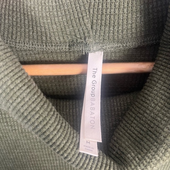 The Group by Babaton Thermal Cowlneck Sweater Size medium Green - Picture 5 of 9